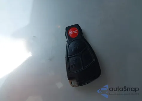 2005 Mercedes-Benz C 240 Luxury z USA, uszkodzony, nr VIN WDBRF61J15A813251